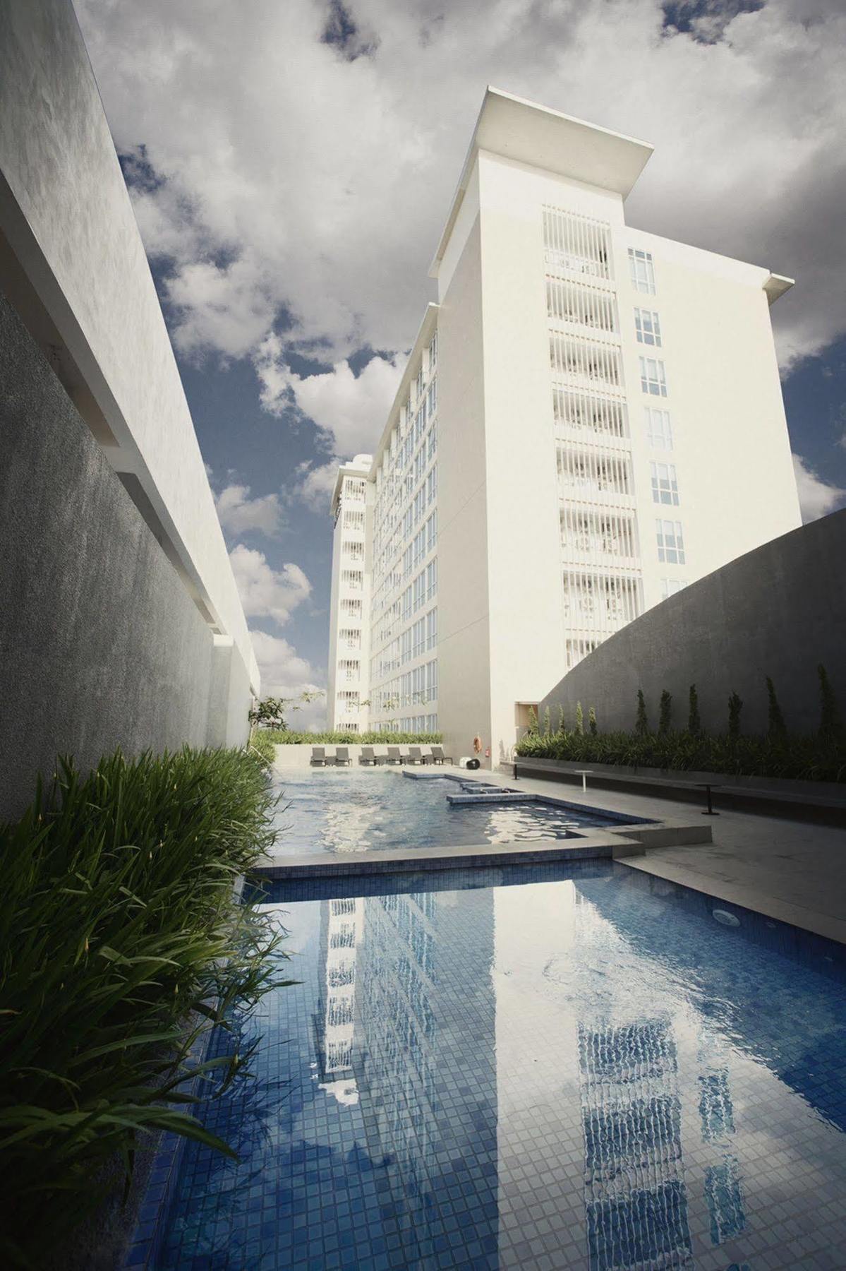 The Premiere Hotel Pekanbaru Esterno foto