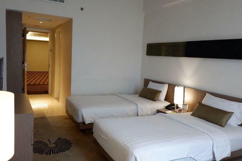 The Premiere Hotel Pekanbaru Esterno foto